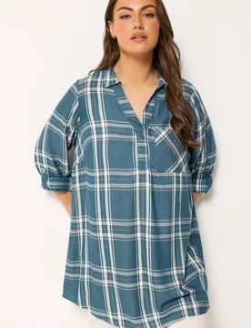 Women's Overhead Shirt in Mid Blue Size: 26-28 - Mid Blue - Size: 26-28 - Yours - FashionsVida
