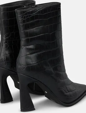 Botines básicos de mujer en piel con efecto cocodrilo - Alma en Pena - FashionsVida
