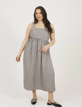 Women's Plus Check Sleeveless Dress With Shirred Back in Burgundy Size: 22 - Burgundy - Size: 22 - Brave soul - FashionsVida