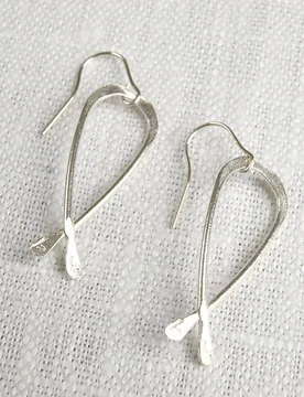 Recycled Silver Kiss Me Kate Earrings - La Jewellery - FashionsVida