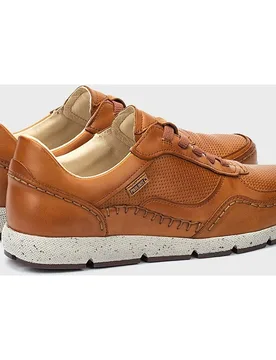 Zapato cómodo de hombre de piel con plantilla memory foam y suela extraligera - Pikolinos - FashionsVida