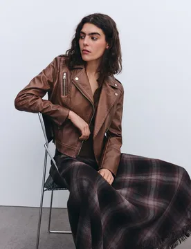 Cazadora biker de mujer con solapa envejecida efecto piel - Tintoretto - FashionsVida