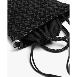 Bolso de mano estilo tote trenzado convertible a bandolera con cierre imantado en liso