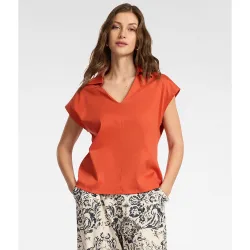 Camiseta de mujer con cuello ajuste regular con mangas cortas