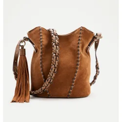 Bolso saco de piel con trenzado