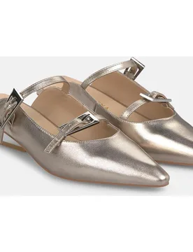 Mules con tacón de mujer efecto metalizado con hebillas - Alma en Pena - FashionsVida