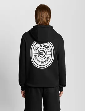 Men's Graphic Badge Cotton Hoodie in Black - Lyle & Scott - FashionsVida