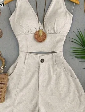 Conjunto casual de mujer de color liso con camisola de hombro anudado plisado y shorts, beige, para playa y verano M - Shein - FashionsVida