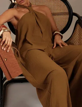 Mono suelto de mujer con cuello halter y espalda descubierta de unicolor y sexy M - Shein - FashionsVida