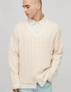 Herren Boxy V-Ausschnitt Zopfmuster Pullover mit Distressed-Saum Ecru Größe Small - boohooMAN - FashionsVida