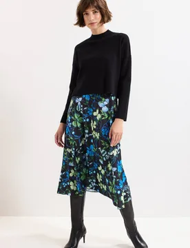 Women's Izzy Jumper Dress in Black Size: 16 - Black - Size: 16 - Phase Eight - FashionsVida
