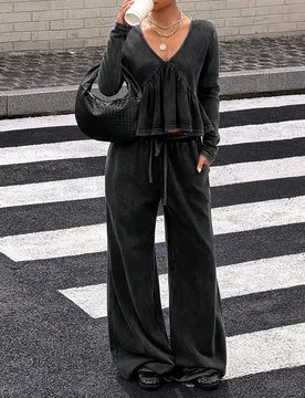 Conjunto de Top de Manga Larga con Cuello en V Lavado y Desgastado & Pantalones S - Shein - FashionsVida