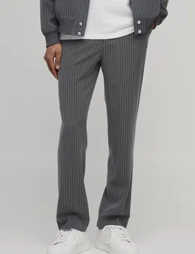 Herren Maßgeschneiderte Gerade Geschnittene Gestreifte Koordinaten-Hose Charcoal Größe 30 - boohooMAN - FashionsVida
