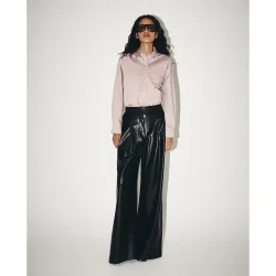 Pantalón efecto piel pinzas