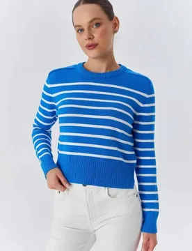 Women's Regular Fit Soft-Textured Striped Knit Sweater in Blue Size: Small/Medium - Blue - Size: S/M - HOXTON GAL - FashionsVida