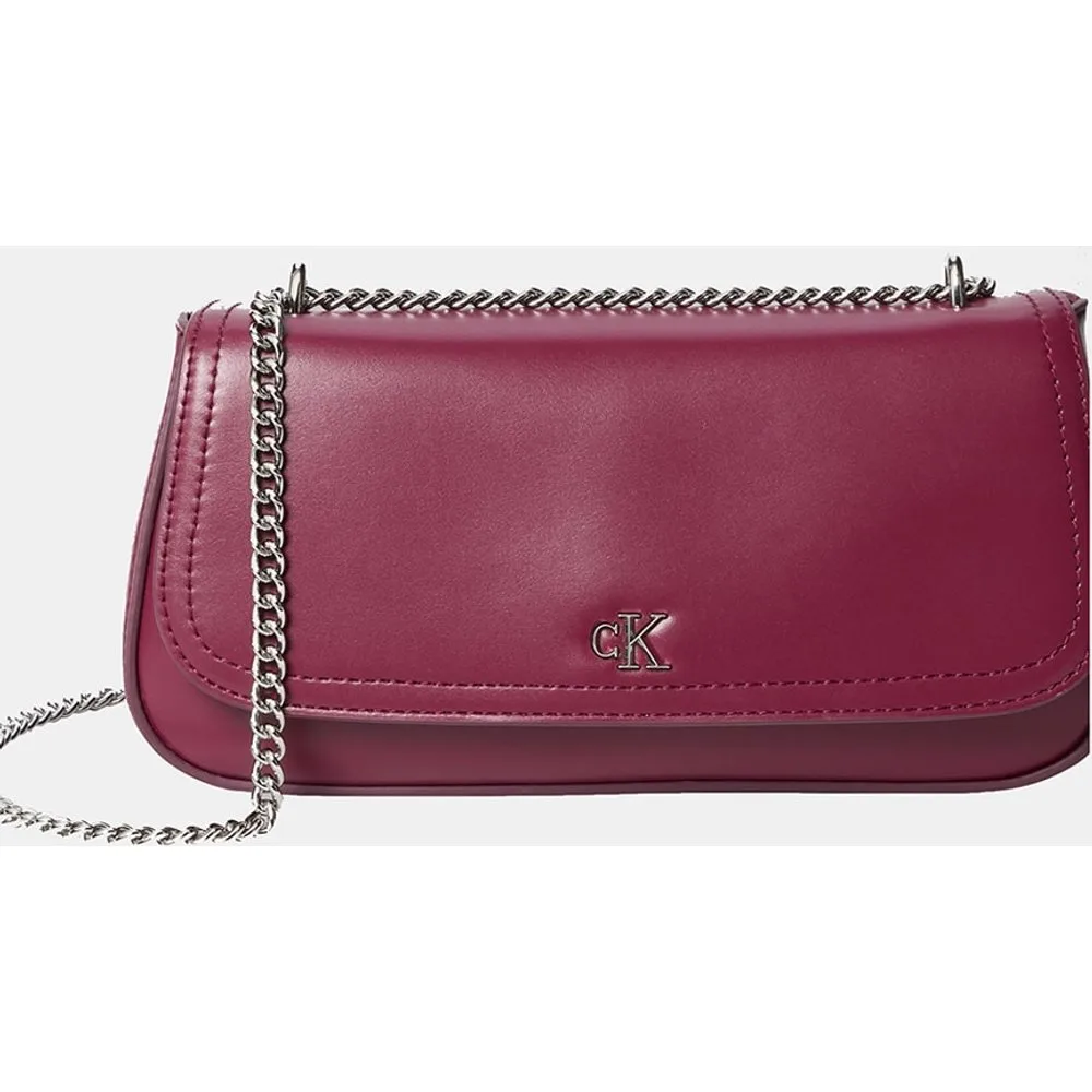 Bolso CK con cierre de solapa y cadena - Calvin Klein - FashionsVida