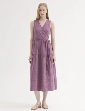 Vestido midi sin mangas y escote de pico - Nice Things - FashionsVida