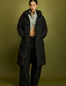 Einfacher Steppmantel Schwarz L - Stradivarius - FashionsVida