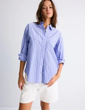 Verstellbares Popelinhemd in Regular Fit Himmelblau M - Stradivarius - FashionsVida