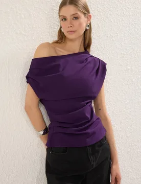 Women's Regular Fit Asymmetric Off-Shoulder Draped Knit Top with Gathered Details in Purple Size: Medium - Purple - Size: M - HOXTON GAL - FashionsVida