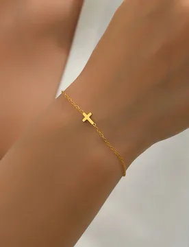 Pieza Pulsera cruzada de acero inoxidable chapado en oro de 18k, simple y adecuada para el uso diario de mujeres Unitalla - Shein - FashionsVida