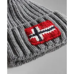 Gorro con dibujo frontal