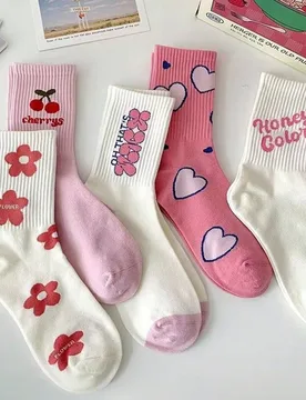Pares de calcetines casuales de media caña con flores, corazones y letras rosas lindas, calcetines de media caña versátiles y simples estilo Ins pa - Shein - FashionsVida