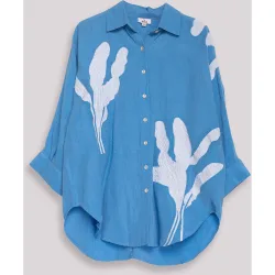 Camisa de mujer fluida con bordado