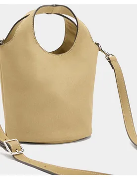 Bolso de mano multiposición con cierre imantado en liso - Parfois - FashionsVida
