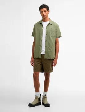 Bermuda de hombre con cierre de cordon y goma - Barbour - FashionsVida