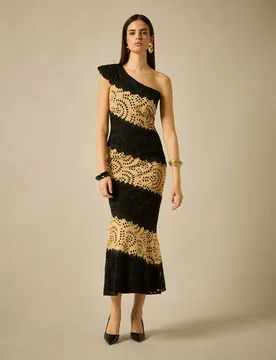 Vestido midi sirena con escote asimétrico y pasamanería - Sonia Peña - FashionsVida