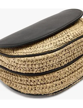 Bandolera de mujer con solapa efecto rafia con cierre imantado en liso - Parfois - FashionsVida