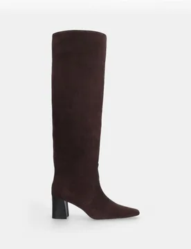 Bota de mujer en serraje con adorno hebilla y tacón bloque - Lola Cruz - FashionsVida
