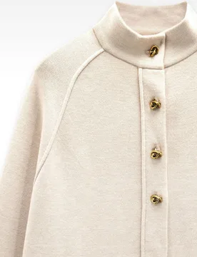 Chal de mujer de punto con cuello alto y botones - Parfois - FashionsVida