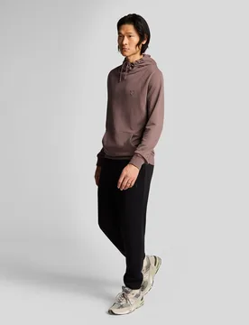 Men's Superfine Cotton Slim Joggers in Black - Lyle & Scott - FashionsVida