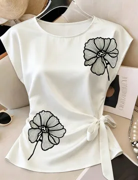Camiseta de satén con estampado floral blanco para mujer, top casual elegante de verano, patchwork floral para fiesta de té, diseño de lazo con cue - Shein - FashionsVida