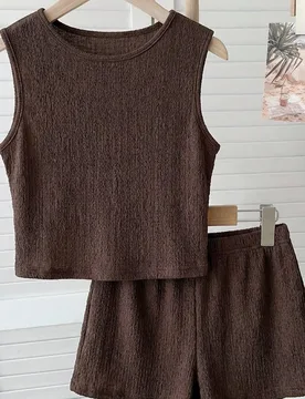 Conjunto de 2 piezas para niña preadolescente con top sin mangas texturizado marrón oscuro y shorts, atuendo casual, tela ondulada amigable con la p - Shein - FashionsVida