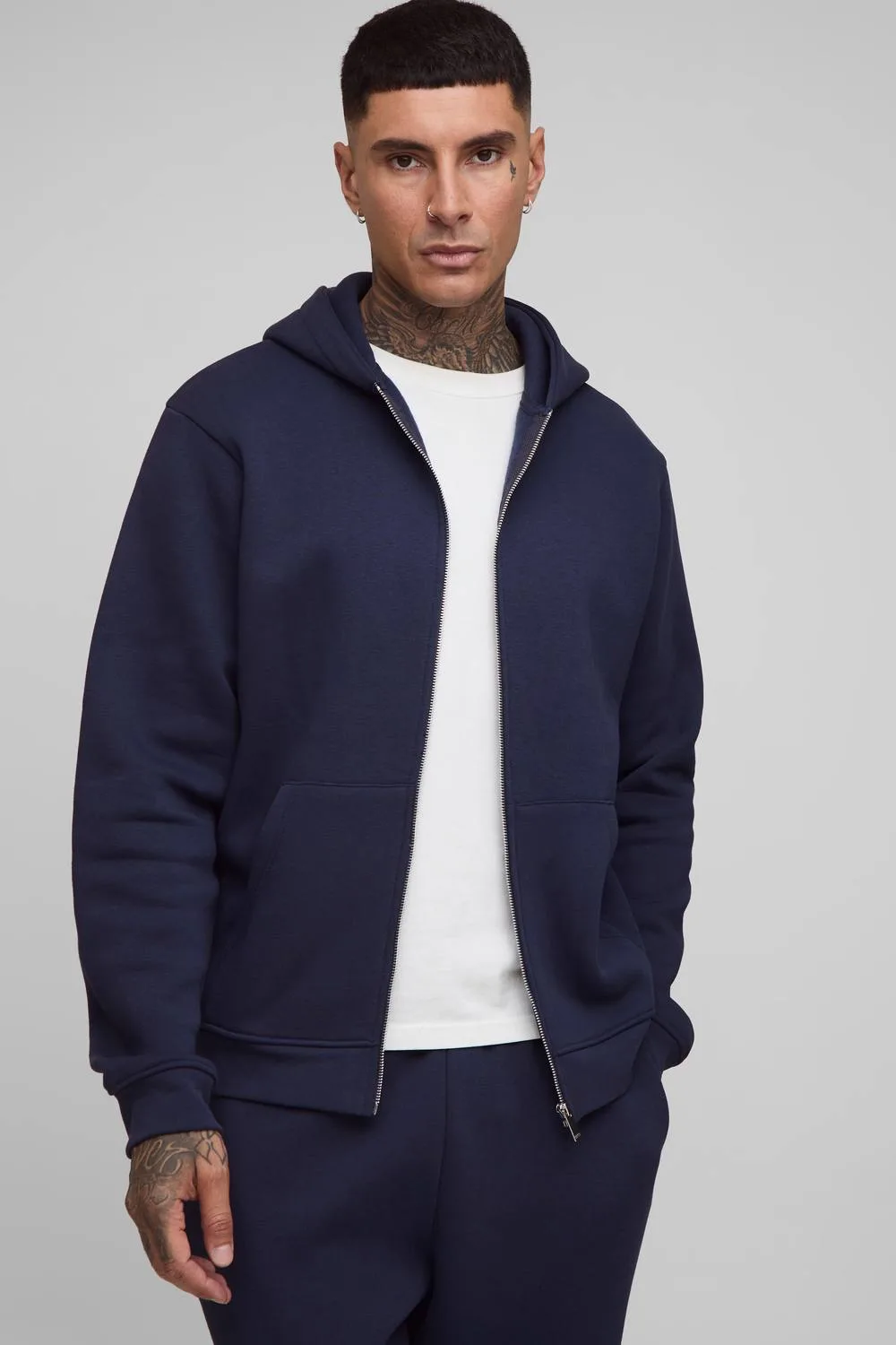 Herren Tall Basic Regular Kapuzenpullover mit Reißverschluss Navy Größe Large - boohooMAN - FashionsVida