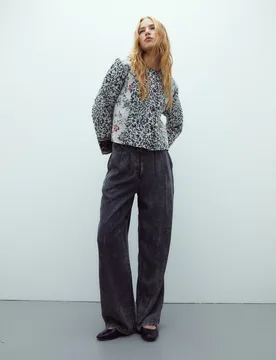 Chaqueta de mujer corta con estampado de fantasía - Andam - FashionsVida
