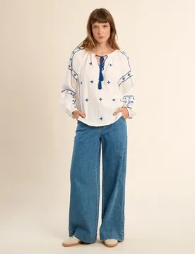 Blusa de mujer de manga larga con detalles bordados - Molly Bracken - FashionsVida