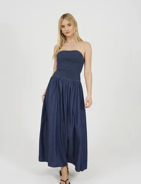 Women's Chambray Sleeveless Ruched Bodice Midi Dress in Indigo Size: Small - Indigo - Size: S - Brave soul - FashionsVida