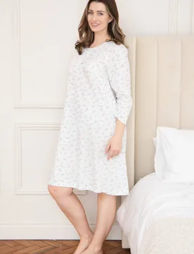 Women's Classic Jersey Long Sleeve Floral Print Nightdress in Ivory Size: 14-16 - Ivory - Size: 14-16 - Camille - FashionsVida