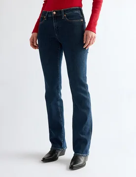 Vaquero campana de mujer de corte bootcut y cintura regular - Wrangler - FashionsVida