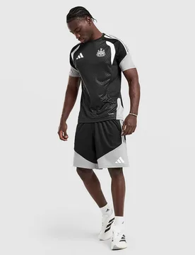 Newcastle United Tiro 26 Training Shorts - Herren, Schwarz - male - Size: XS - Adidas - FashionsVida