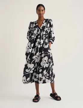 Pure Cotton Floral V-Neck Midi Smock Dress Navy Mix female - Seasalt cornwall - FashionsVida