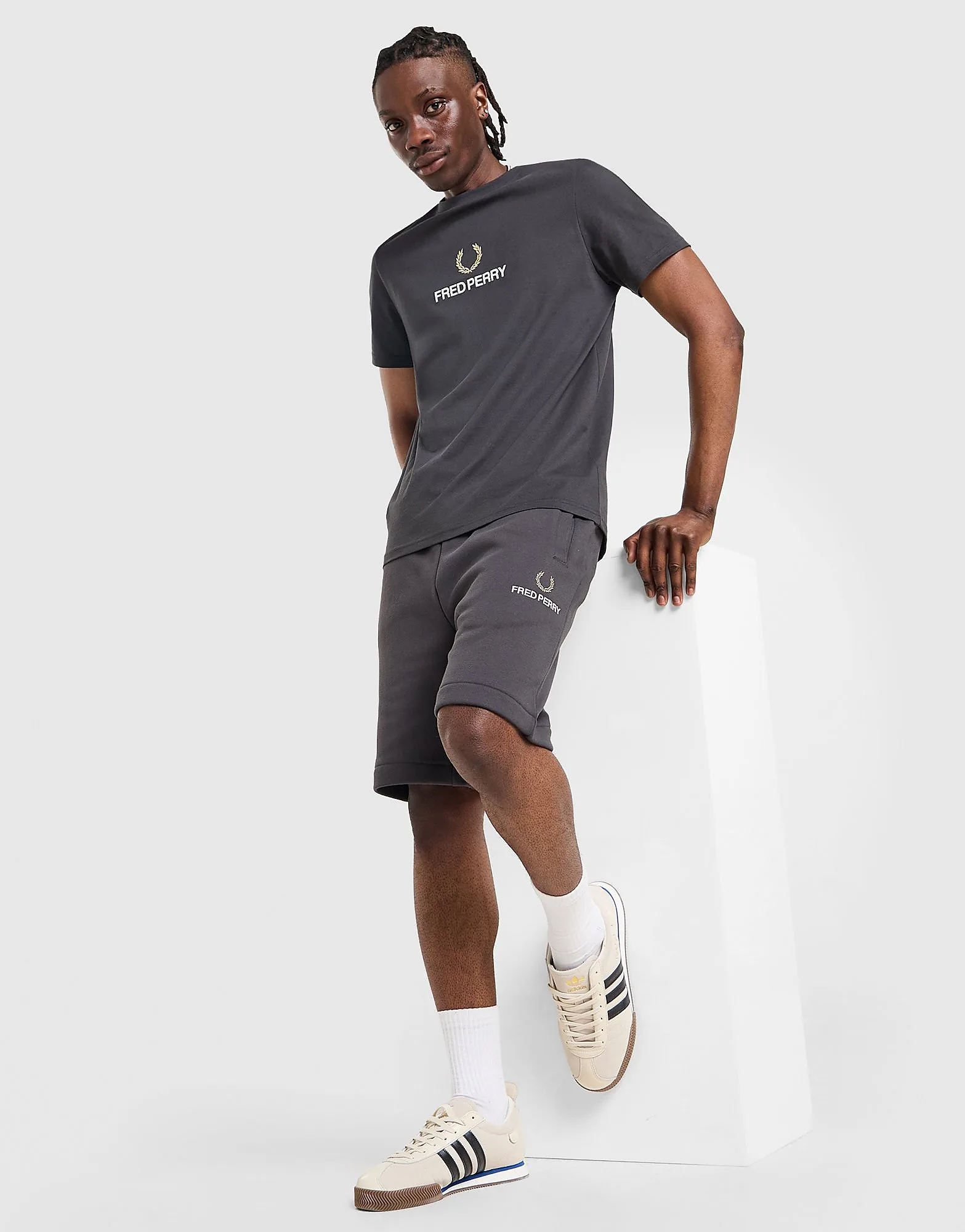 Emblem Stack T-Shirt - Herren, Grau - male - Size: S - Fred perry - FashionsVida