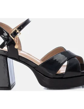 Sandalias de tacón de mujer con cierre de hebilla - XTI - FashionsVida