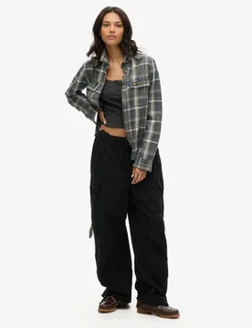Superdry Damen Weit Geschnittene Parachute Hose Schwarz - Größe: M/L - 99.99 - FashionsVida
