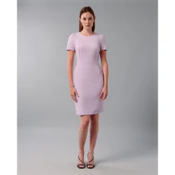 Vestido ajustado con manga corta