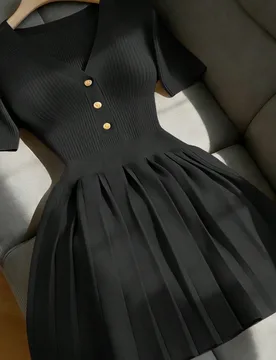Vestido de punto casual y elegante de uso diario y versátil con cuello en V, hombros rectos y manga corta, talla grande con ajuste ceñido, diseño d - Shein - FashionsVida